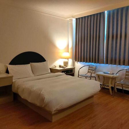 Dc Hotel Đài Trung Ngoại thất bức ảnh