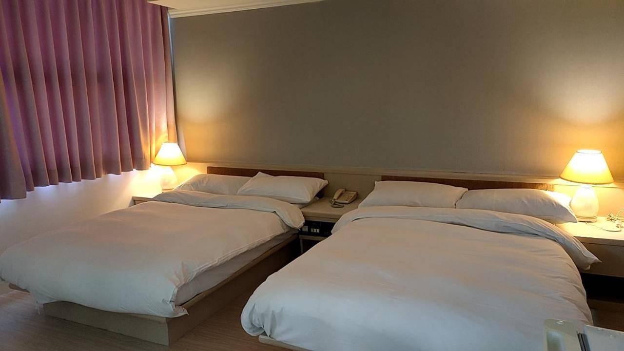 Dc Hotel Đài Trung Ngoại thất bức ảnh