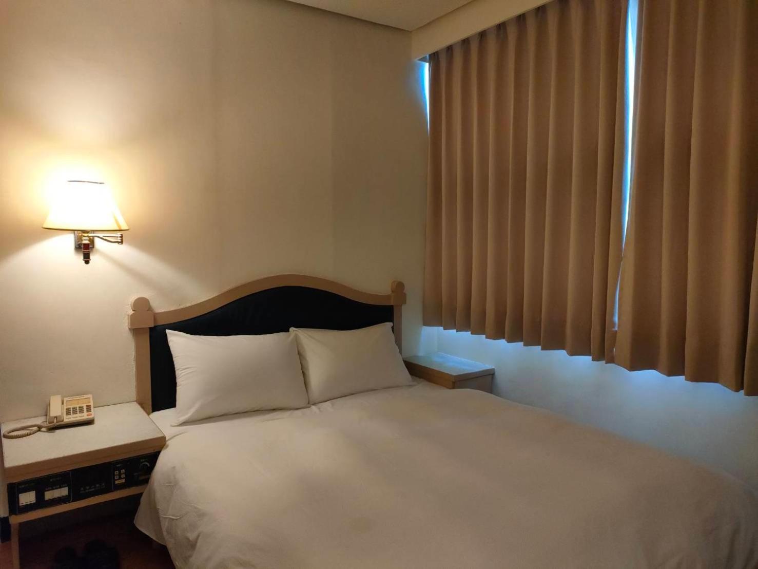Dc Hotel Đài Trung Ngoại thất bức ảnh