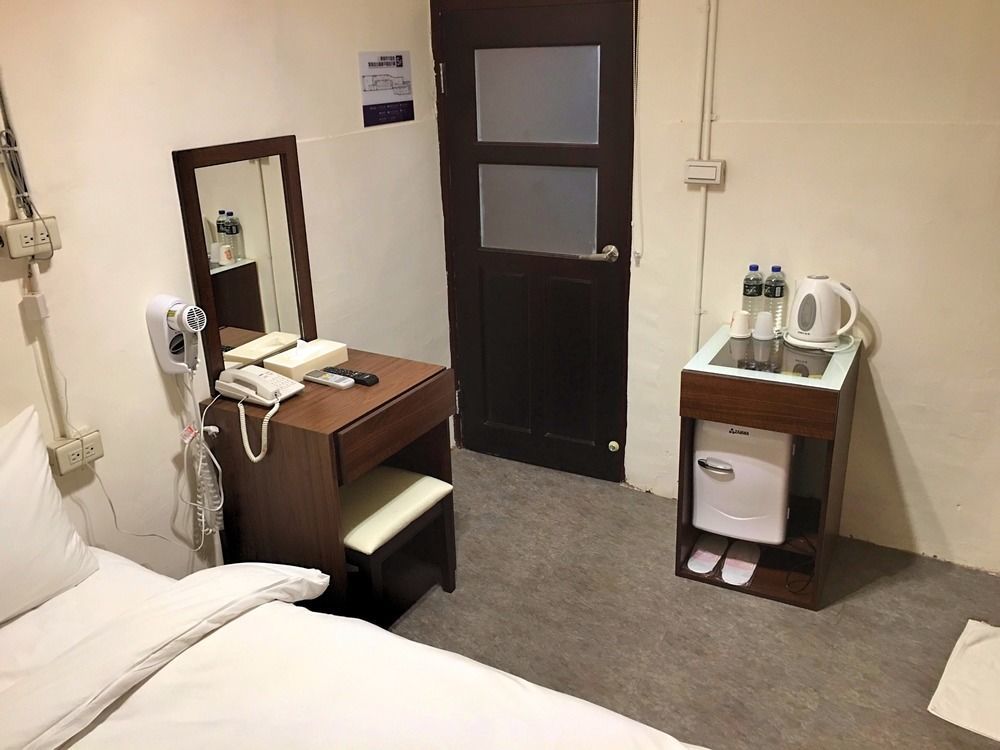 Dc Hotel Đài Trung Ngoại thất bức ảnh